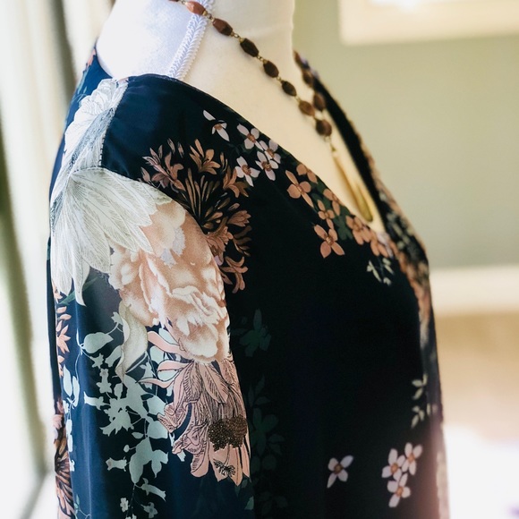 🆕 💲OCTOBER LOVE NAVY FLORAL DRESS - Picture 5 of 6